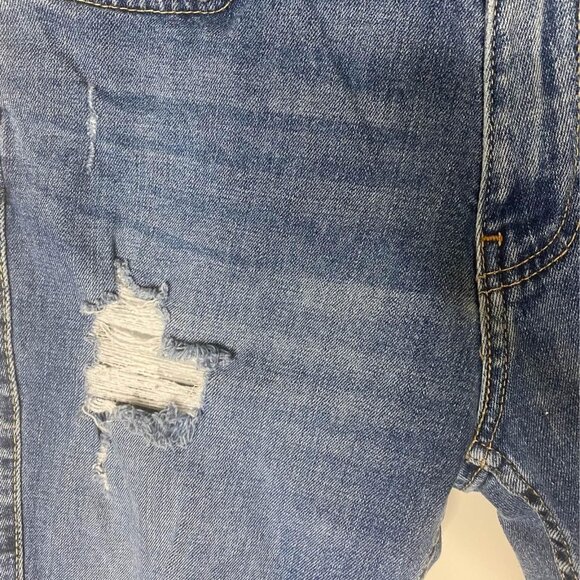 Hollister Women's Size 31 Epic Flex‎ 9" Distressed Skinny Denim Jean Shorts - Picture 6 of 7